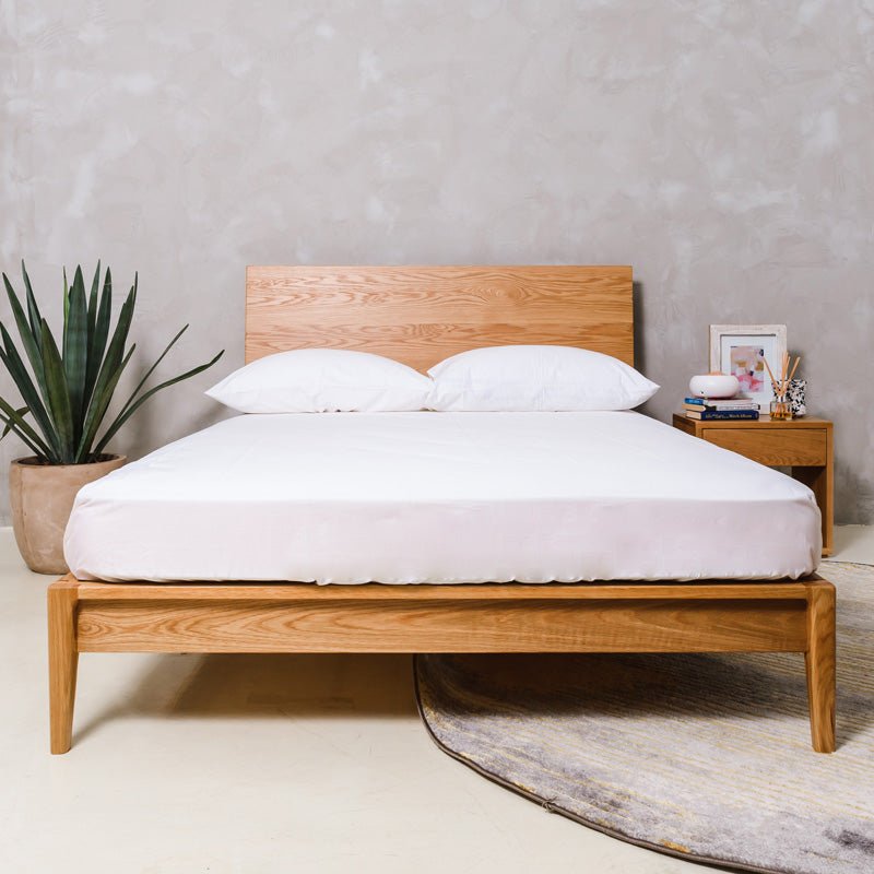 The Solid Wood Bed - oak