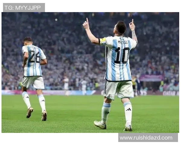 卡塔尔足球明星的魅力与风采展现帅气风范的运动传奇 卡塔尔足球明星的魅力与风采展现帅气风范的运动传奇