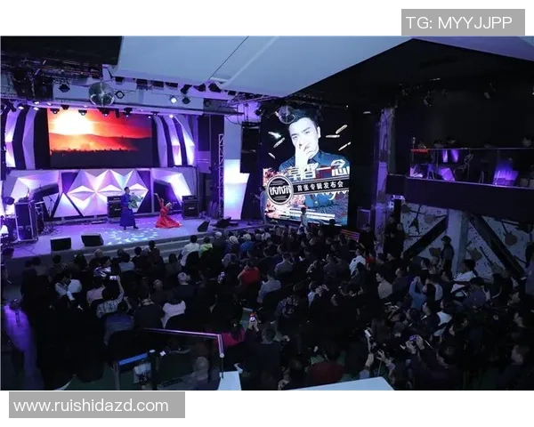 每个足球明星背后的音乐故事与他们的辉煌瞬间交织的旋律