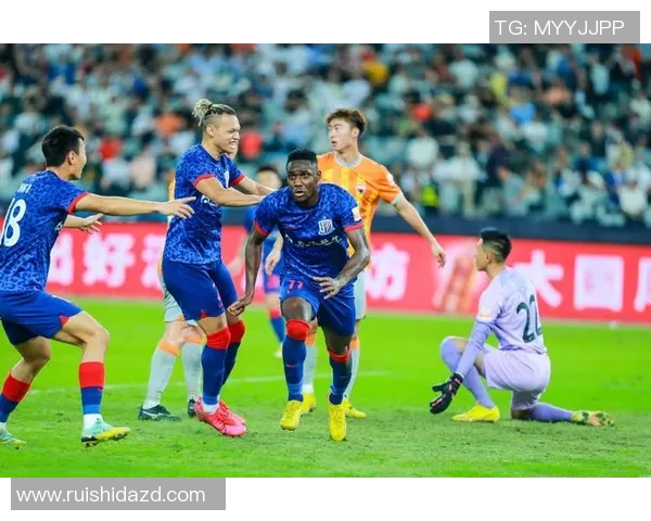 深圳足球队在邀请赛中的节奏掌控与表现分析