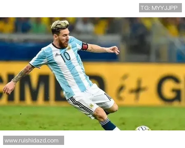 足球明星亲临现场观看梅西精彩比赛感受足球魅力与激情